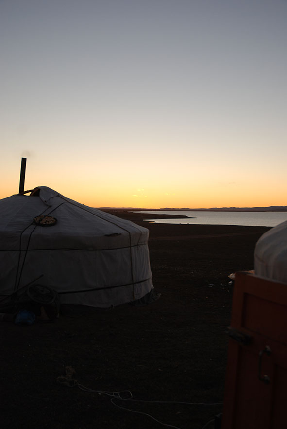 Zonsondergang Ugii meer Mongolië