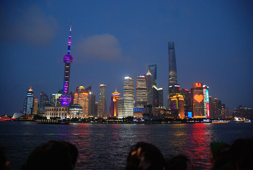De Bund Shanghai China in de avond
