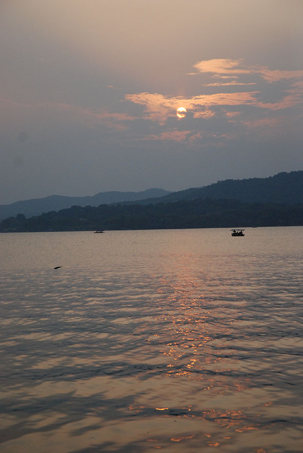 West lake Hangzhou zonsondergang