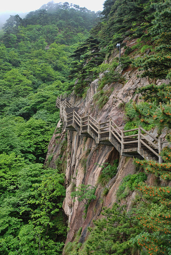 De trappen van Huangshan Gele bergen